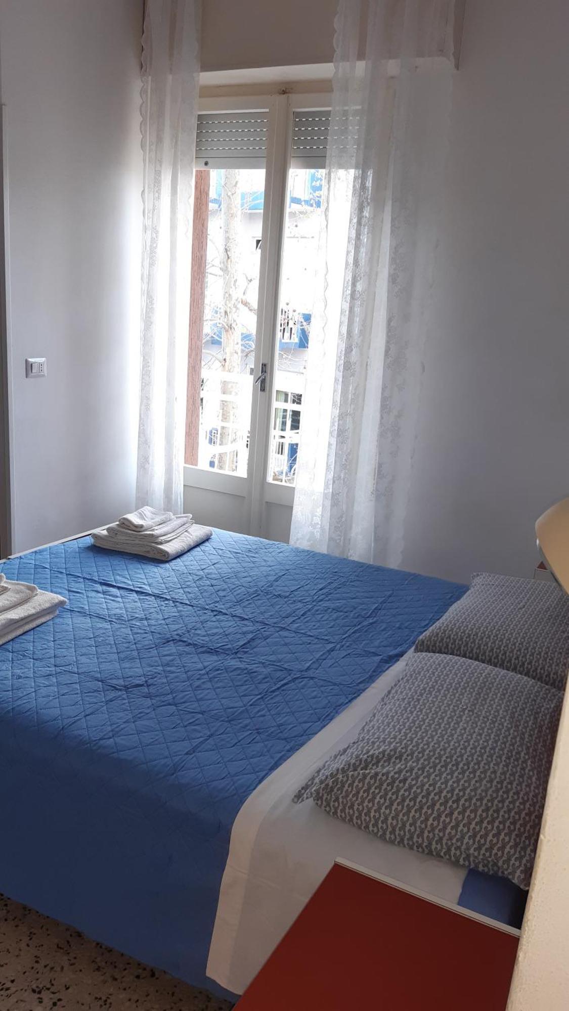Hotel Elisabetta 2 Stelle Cattolica Bagian luar foto